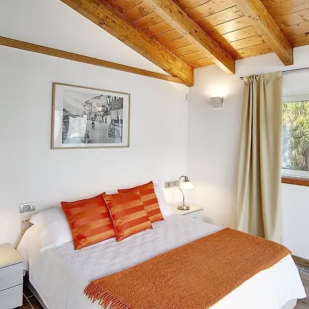 Sleeps 10 Pool Air Con Wifi * בלאג'יו
