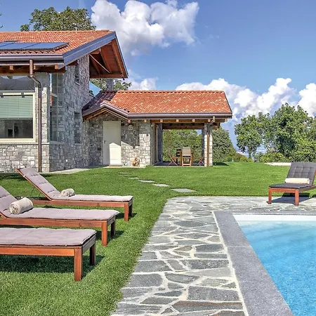 Sleeps 10 Pool Air Con Wifi וילה בלאג'יו
